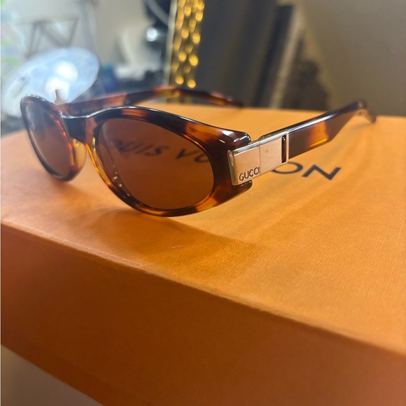 Gucci Brown Sunglasses with Silver Detail - Picture 1 of 10